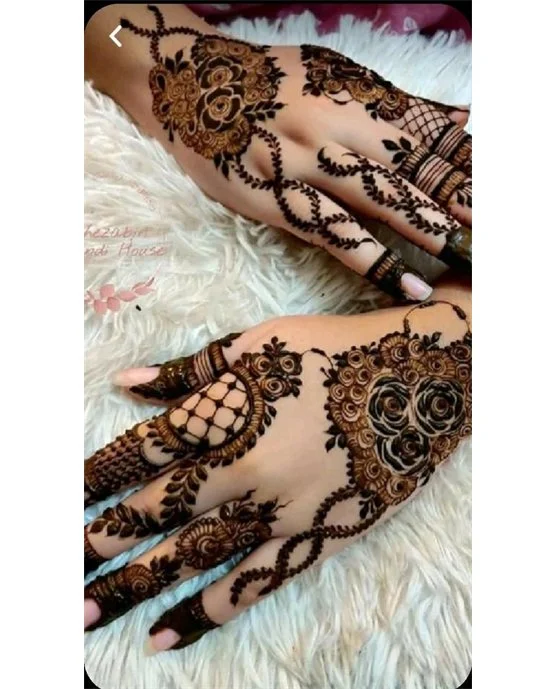 Light Theme Using Hook Back Hand Mehndi Design Light Theme Using Hook Back Hand Mehndi Design